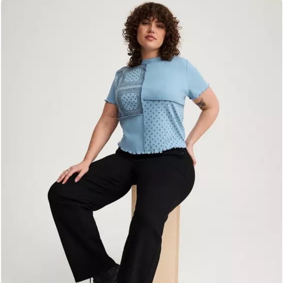 Torrid Cotton Crewneck Bandana Lettuce Edge Crop Tee NWT - Picture 3 of 8